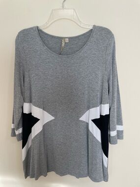 Comfy USA light Gray Black White Long Sleeve Top Women’s Size L